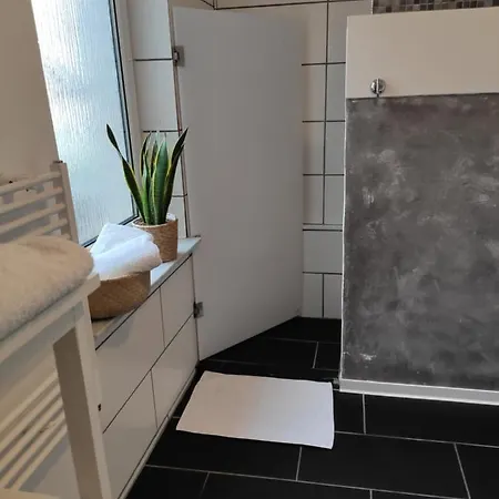 Zentrale 2-Zimmer-Apartment Nahe Hannover-Messe & City Kueche & Waschmaschine アパート