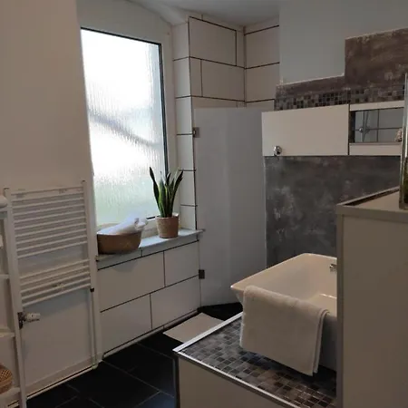 Zentrale 2-Zimmer-Apartment Nahe Hannover-Messe & City Kueche & Waschmaschine アパート